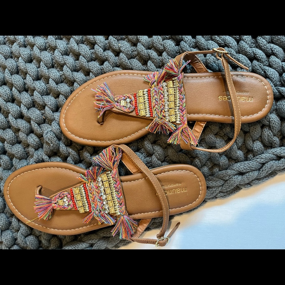 NWOT - size 10 sandals